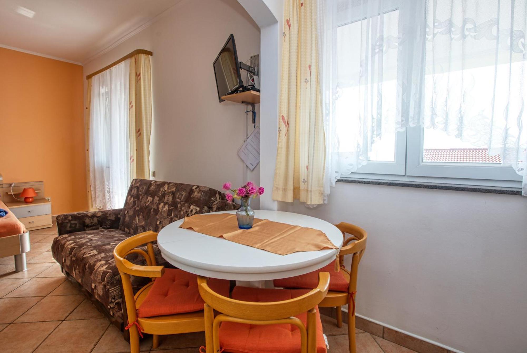 Apartments With A Parking Space Vodice - 6178 Quarto foto